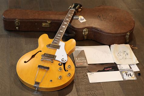 Epiphone inspirado em john lennon revolução casino roupa lennon natural